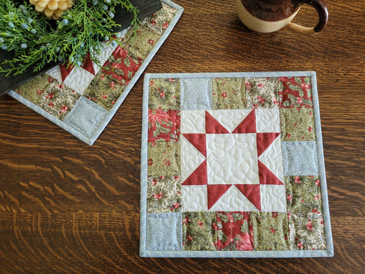 Christmas Mini Quilt Set in Poinsettia Fabric