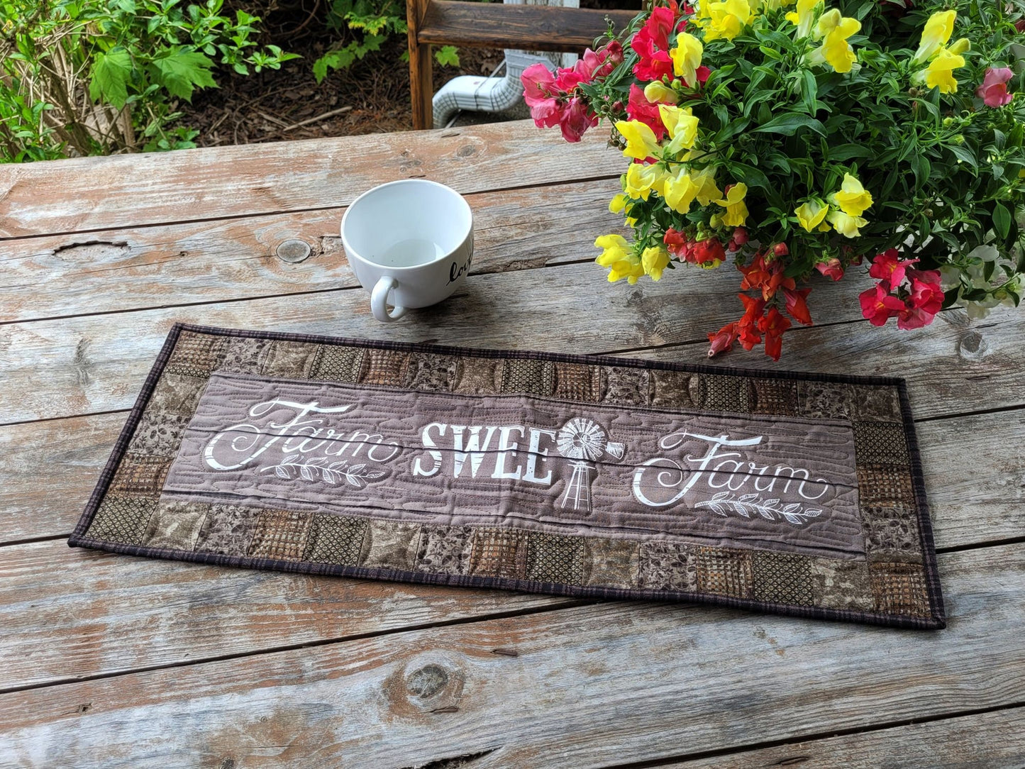 farm sweet farm quilted table runner