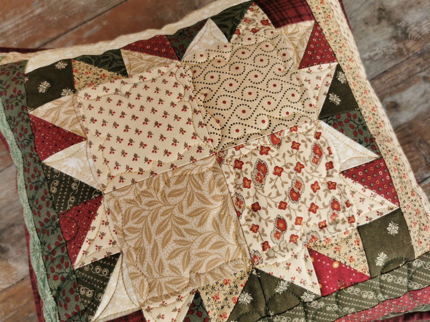 Log Cabin Bear Paw Pillow, 14 inch