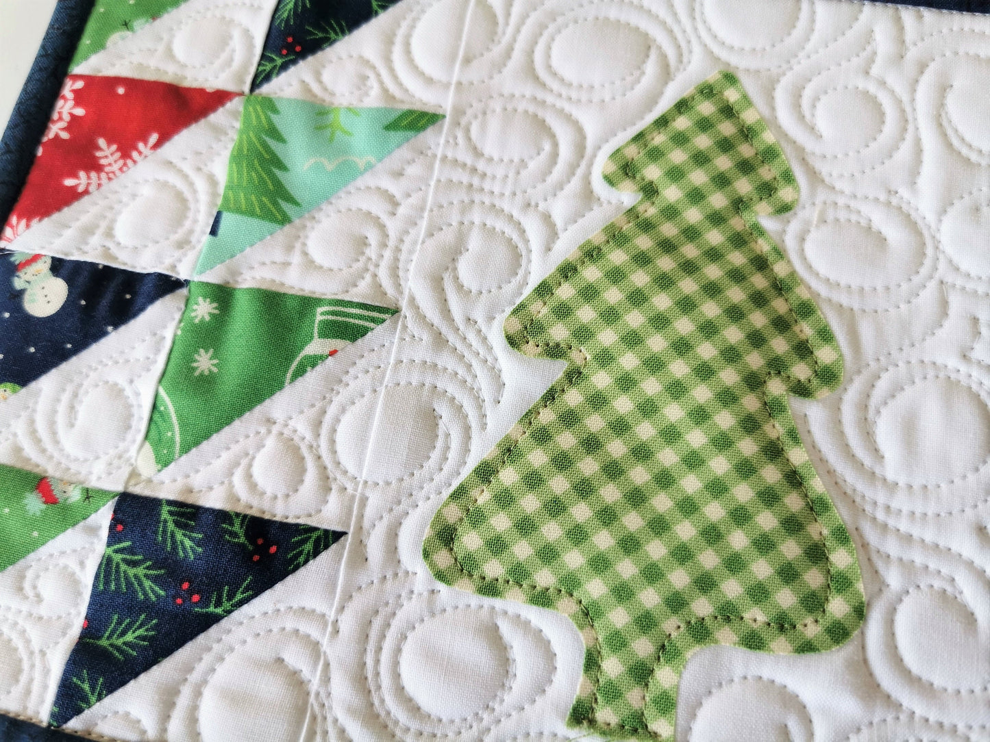 Snow Theme Quilted Mug Rug, Christmas Tree Mini Quilt, Holiday Desk Coaster, Teacher Gift, Santa Snack Mat