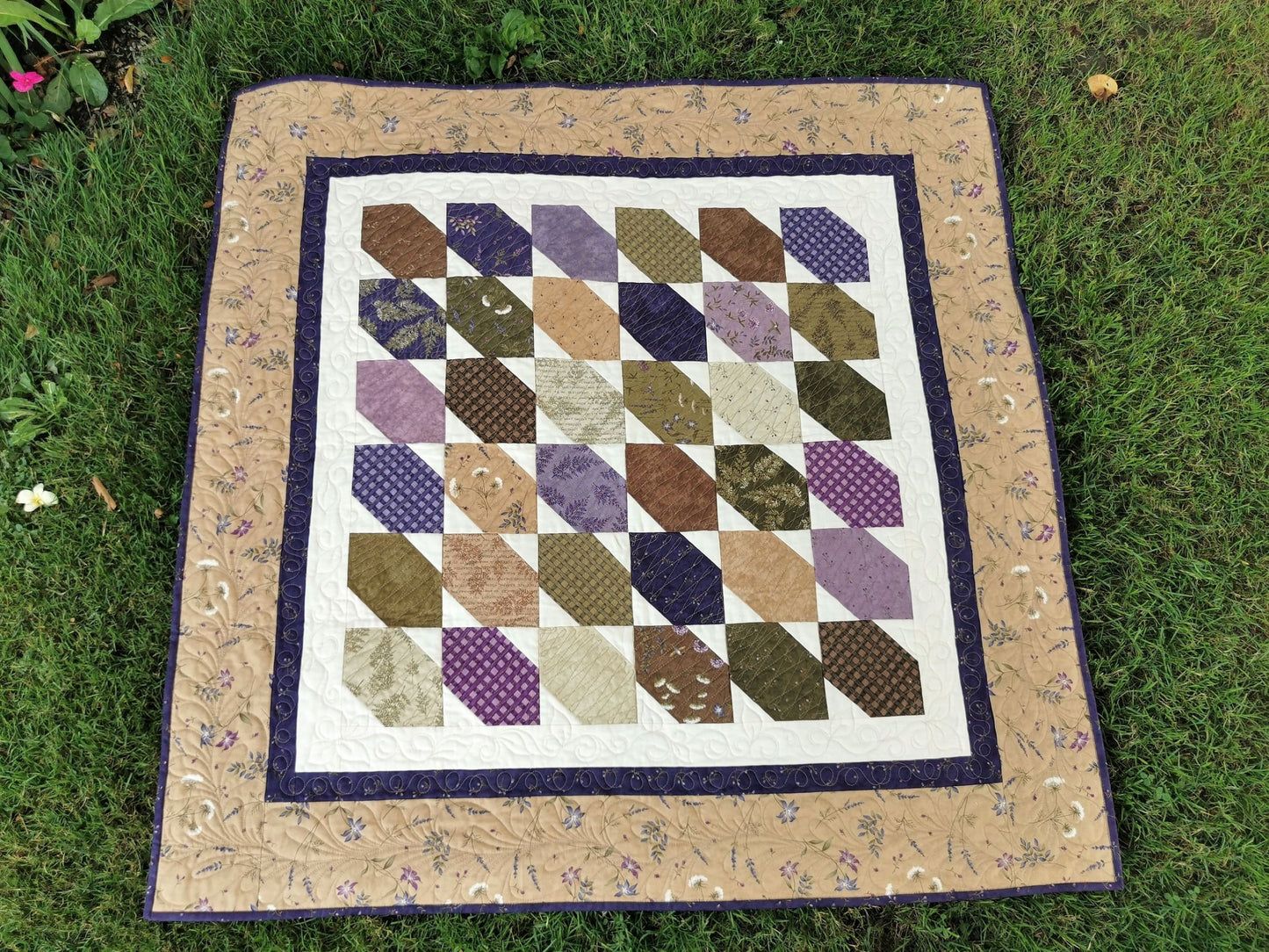 square patchwork quilt for table or wall