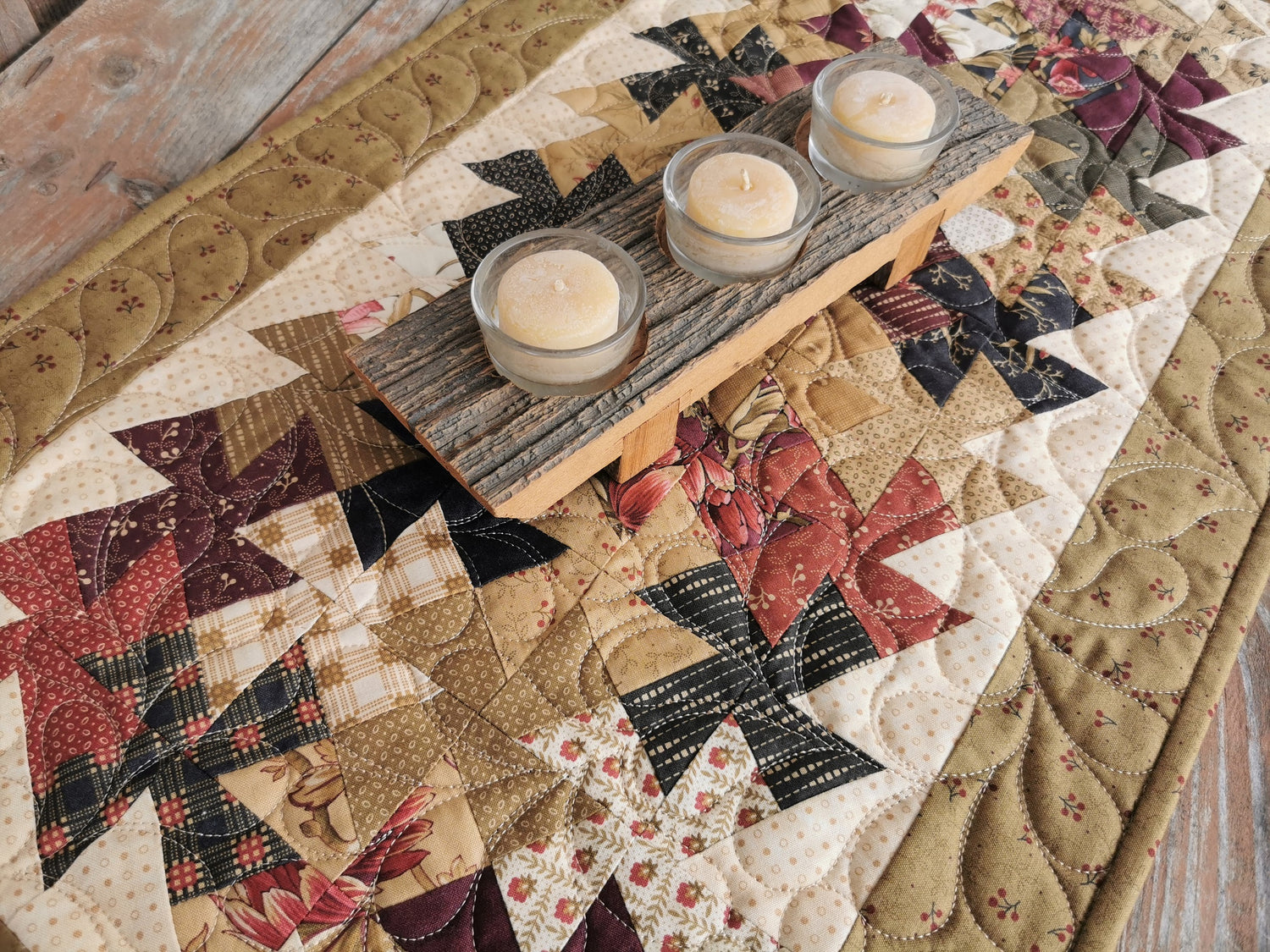 Table Runners & Toppers