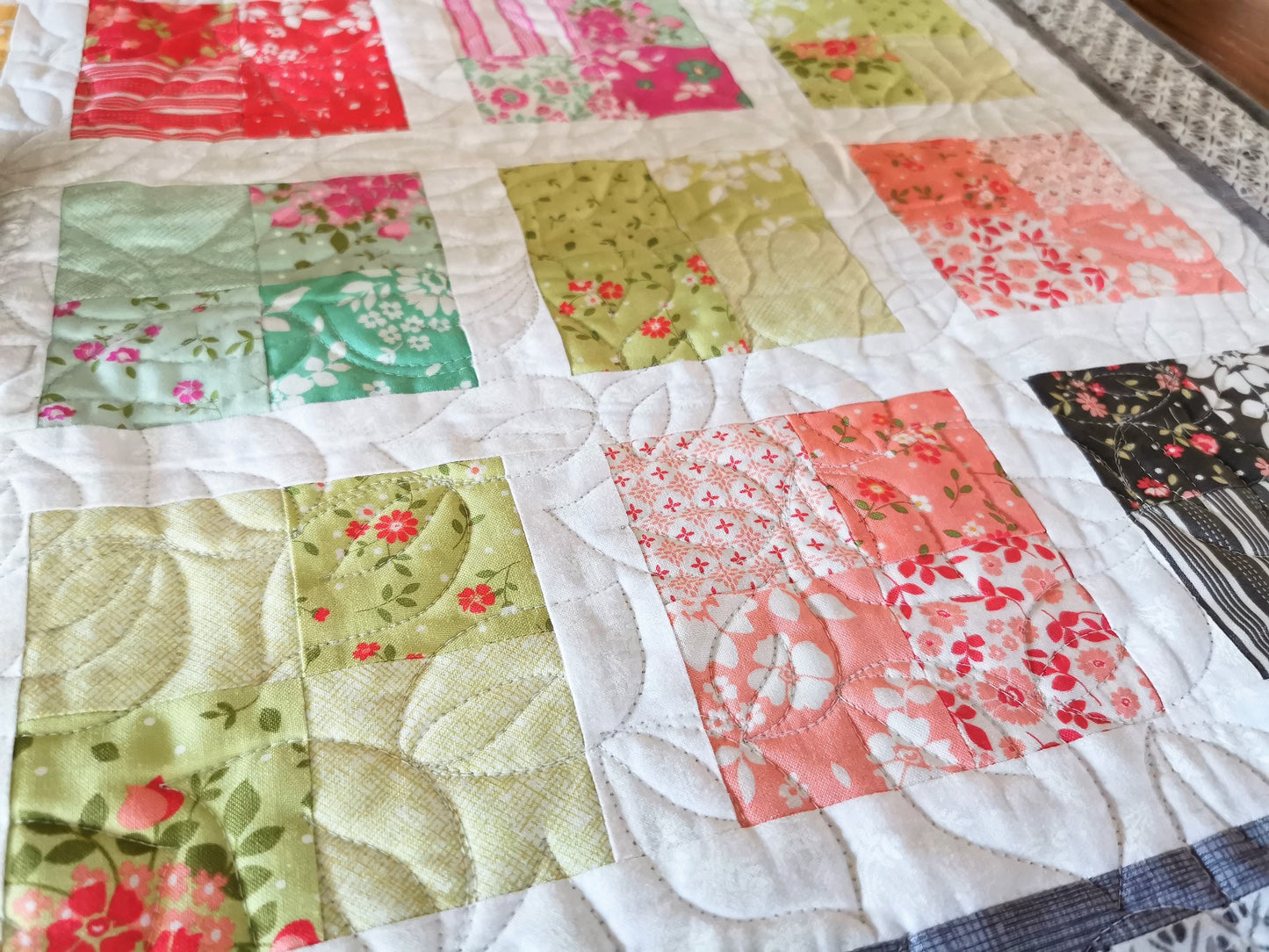 Modern Table Runner for Summer