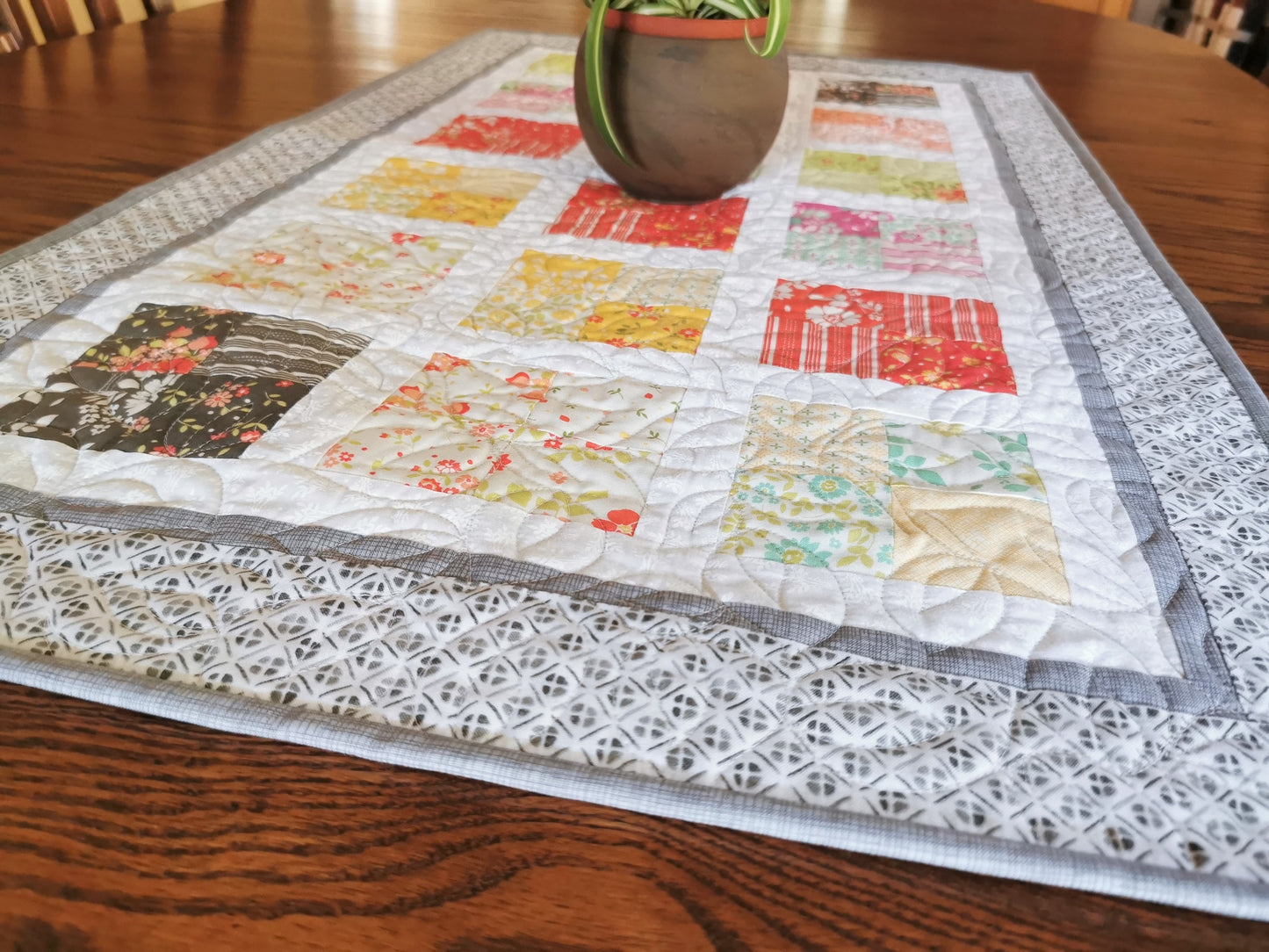 Modern Table Runner for Summer