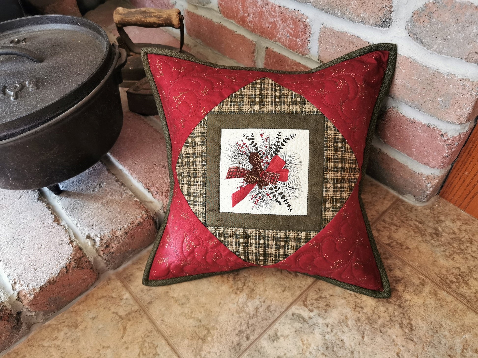 Christmas Pillow, 12 inch Quilted Pillow Cover