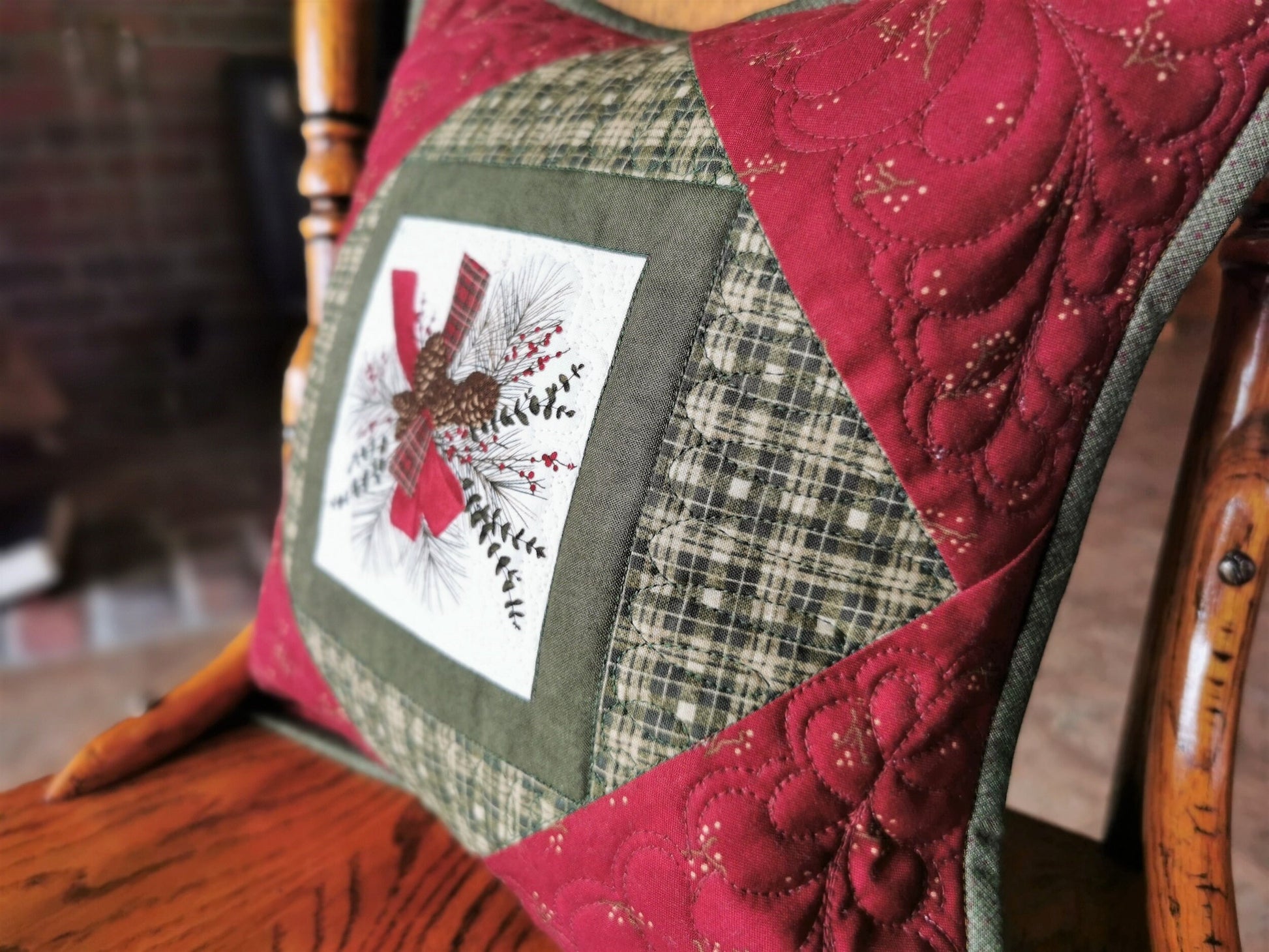 Christmas Pillow, 12 inch Quilted Pillow Cover