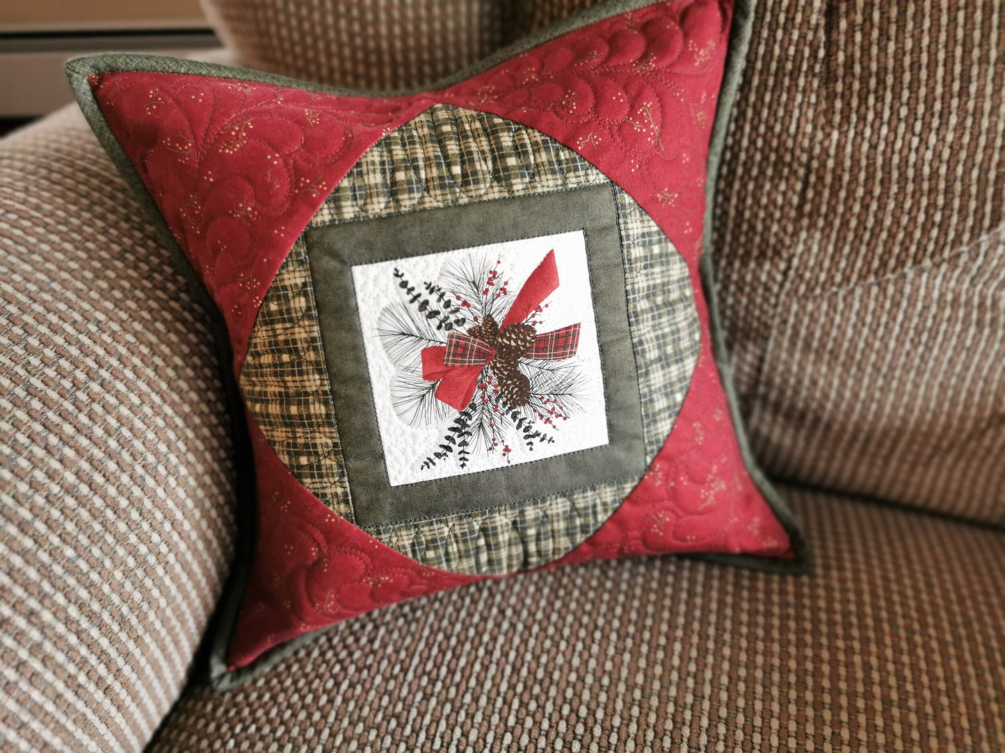 Christmas Pillow, 12 inch Quilted Pillow Cover