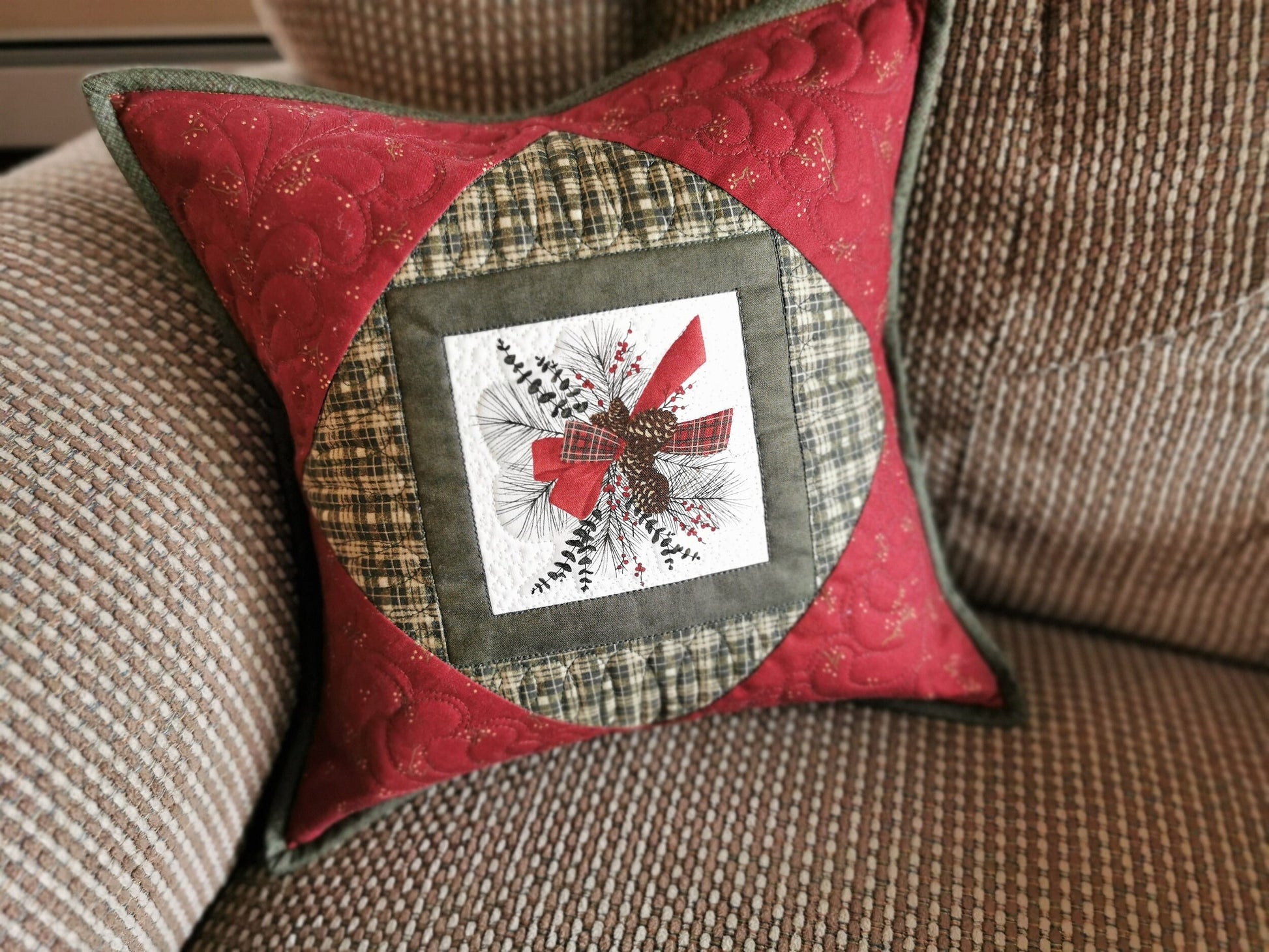 Christmas Pillow, 12 inch Quilted Pillow Cover