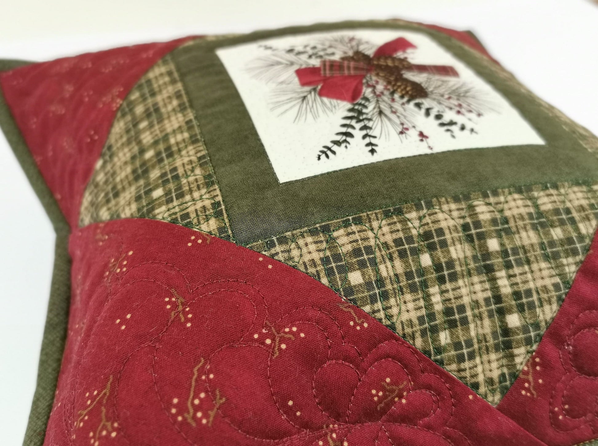 Christmas Pillow, 12 inch Quilted Pillow Cover