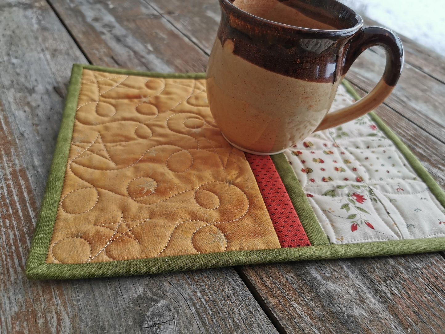 Quilted Christmas Mug Rug | Candle Mat | Mini Quilt | Small Gift