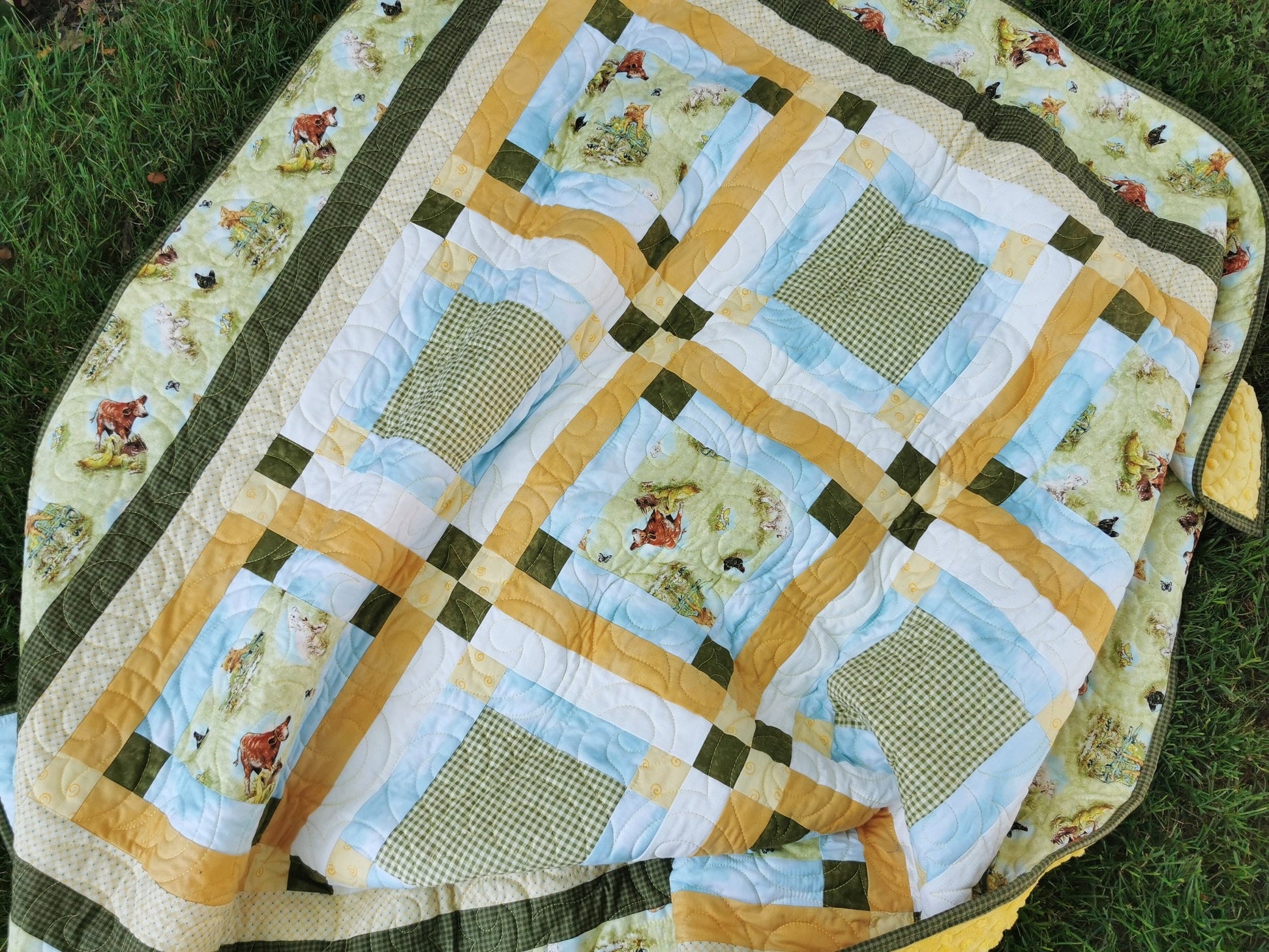 Farm Animal Baby Quilt with Soft Cuddle Back, Gender Neutral