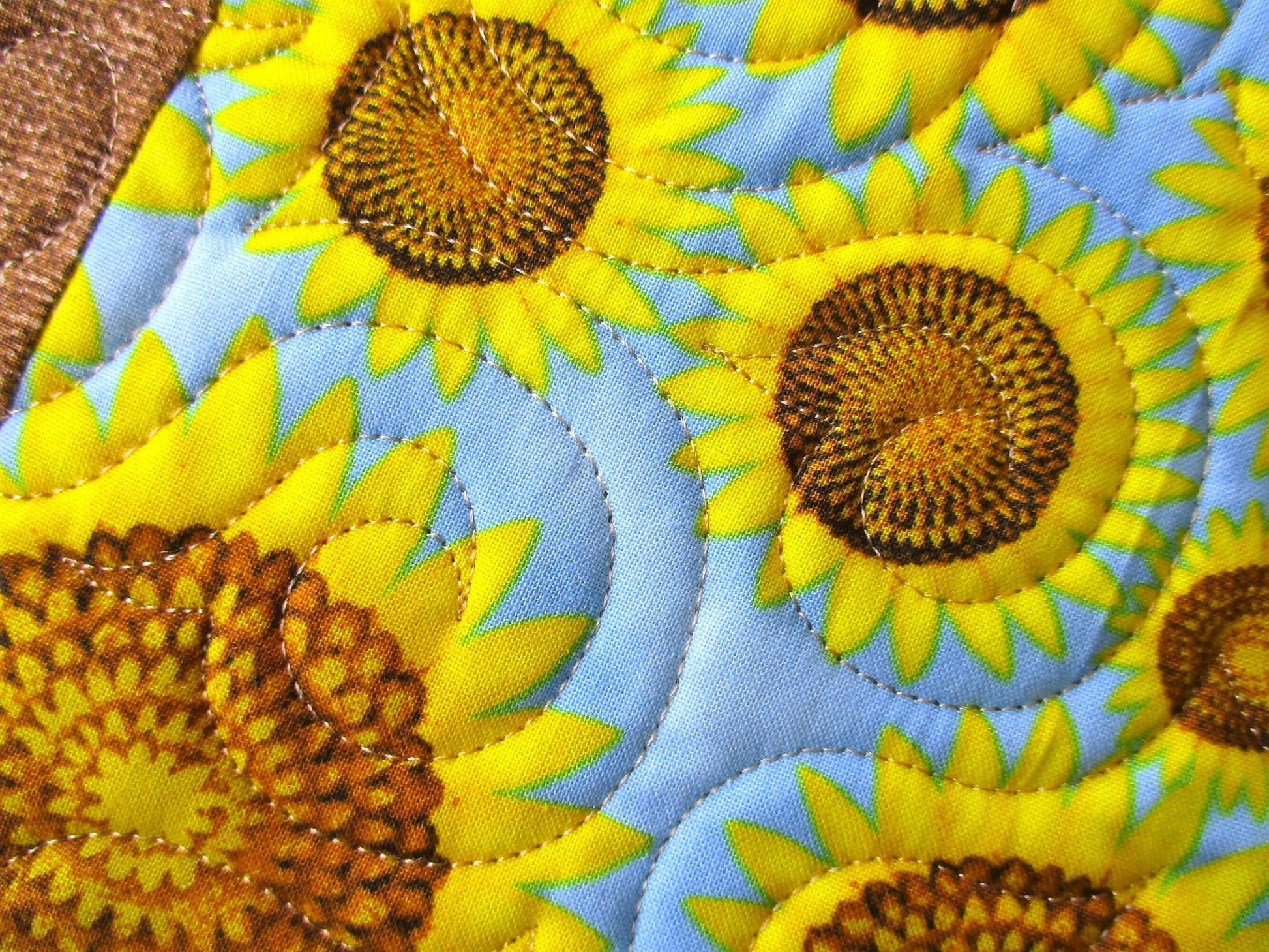 quilted sunflower detail