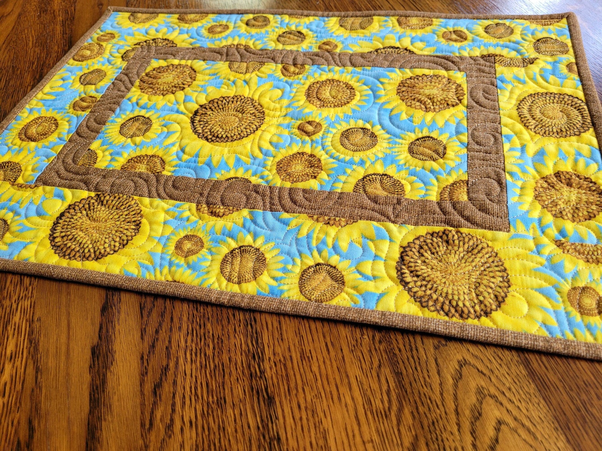 quilted sunflower table runner