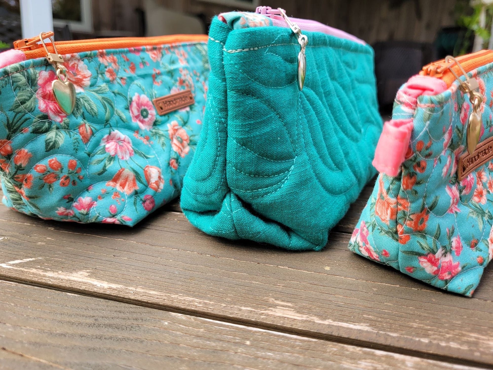 end view of quilted pouches