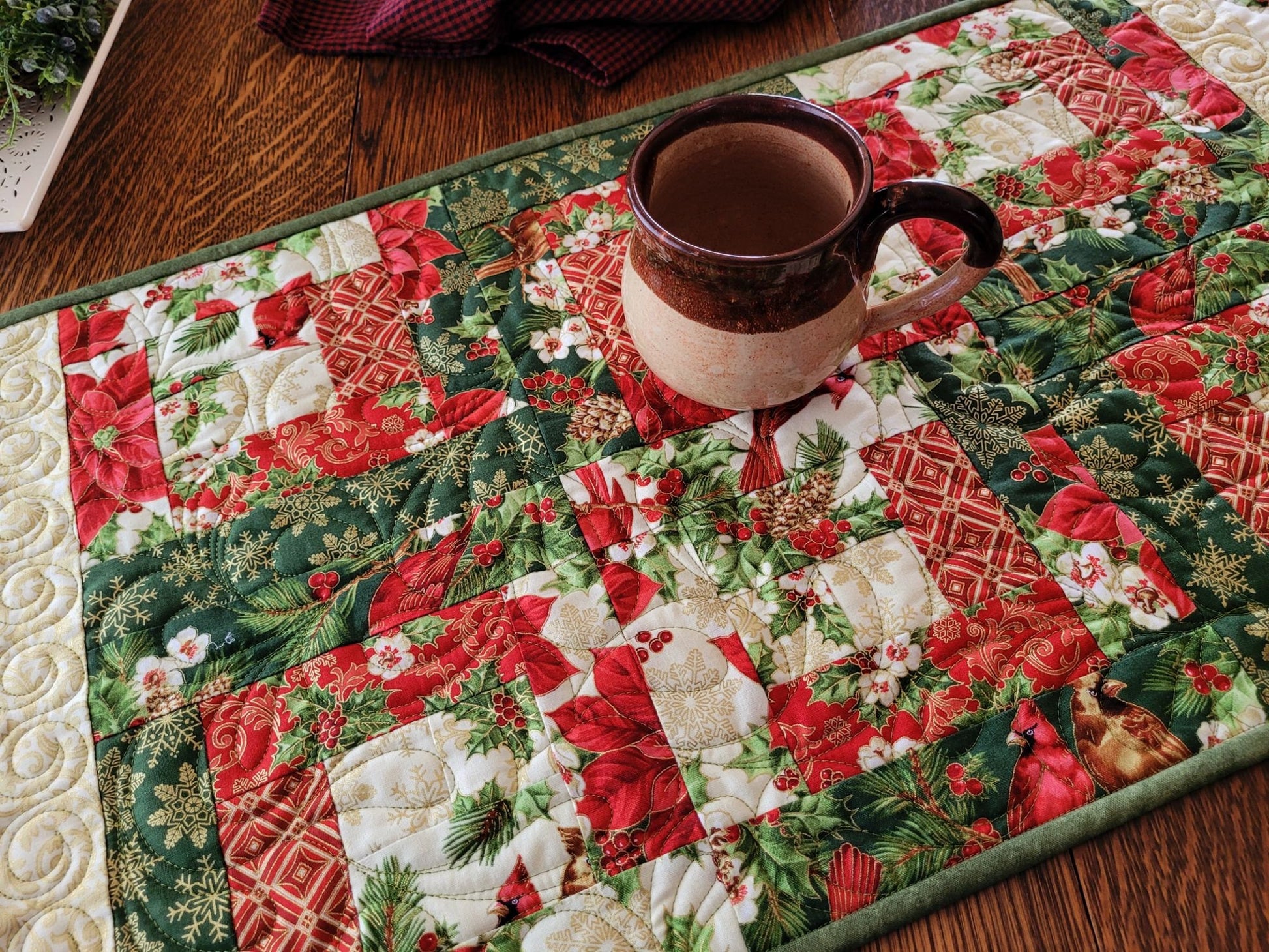 red and green log cabin holiday table runner