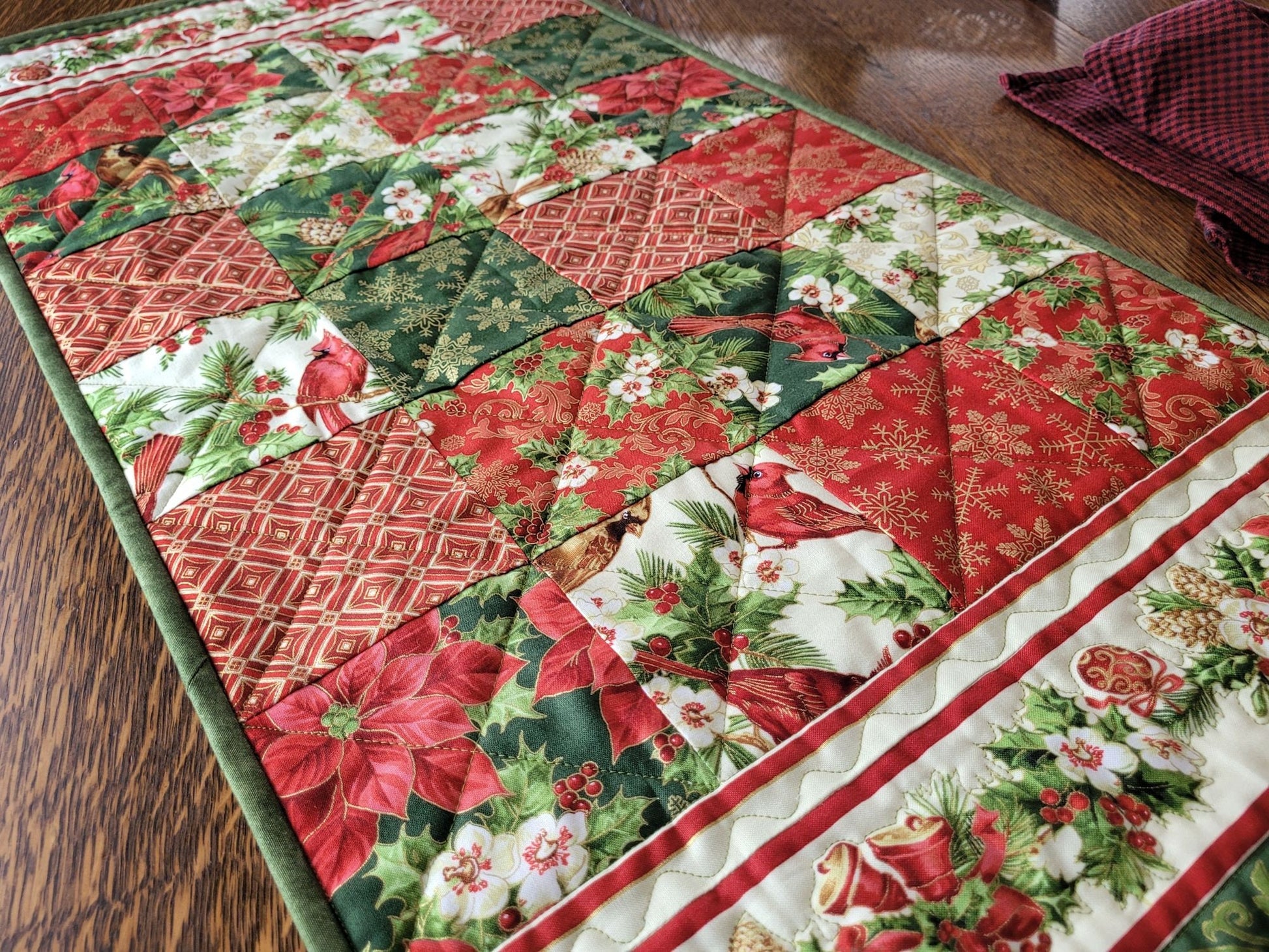 quilted christmas table runner