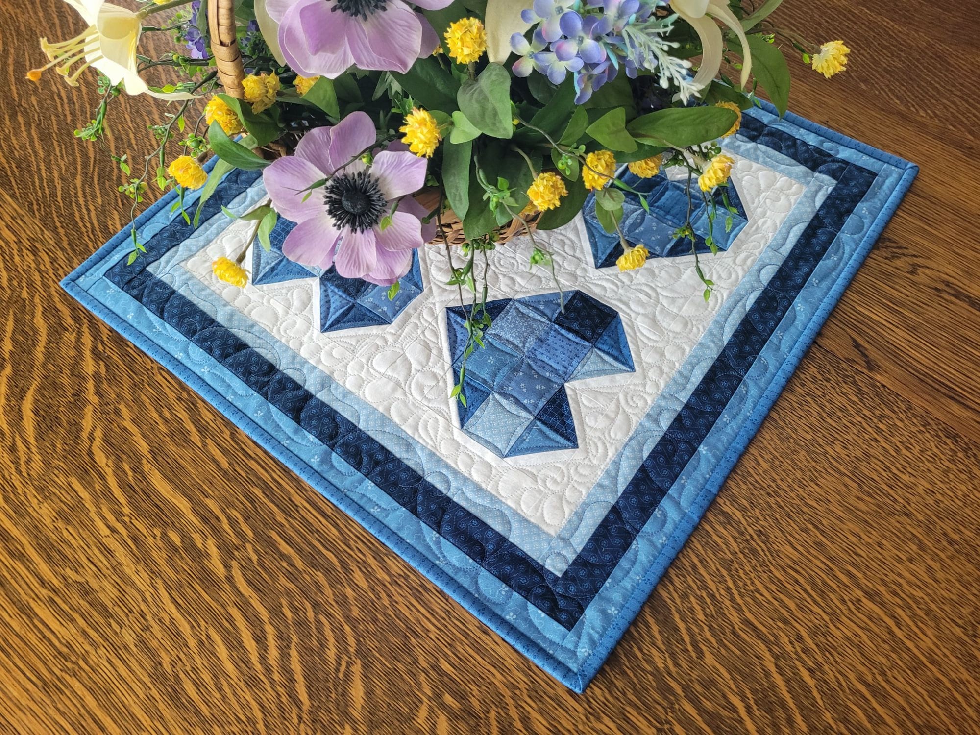 heart table topper quilt